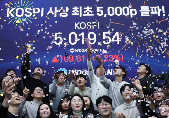 "부동산에 묶인 현실 바꾸겠다" 호언한 李…'국장 복귀는 지능순' 현실로