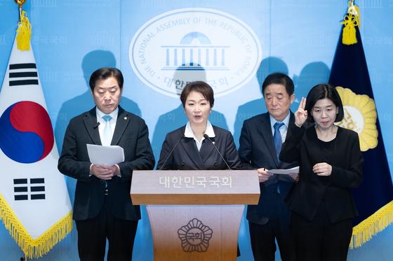 [뉴스1 PICK]與 최고위원 3명, 정청래에 "합당 진상 밝히고 재발방지"