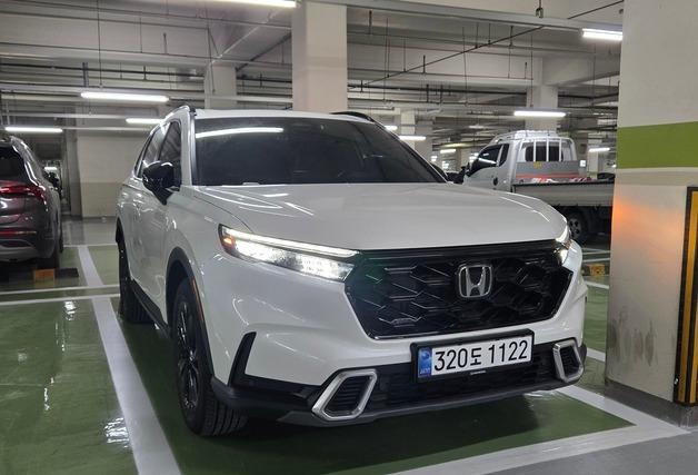 오래 많이 팔리는데 이유가 있다…도심 연비 16.8㎞ 혼다 'CR-V'[시승기]