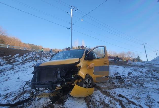담양서 학원차량 농지 추락…운전자·어린이 7명 경상