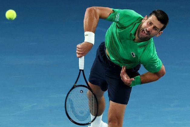 조코비치, 최초 메이저 통산 400승 금자탑…호주오픈 16강 진출