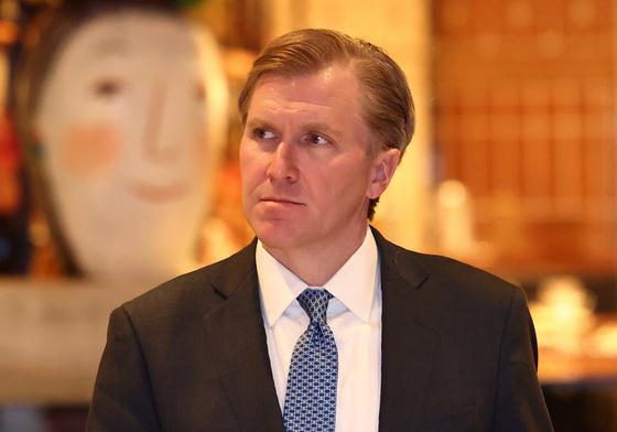 美 콜비 한반도에 나타나자…韓 당긴 中, 밀어낸 北