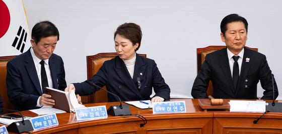 강득구 "좌표찍혀 문자폭탄 2만개, 입 헐고 체중 빠져…정청래 멈춰라,아님"