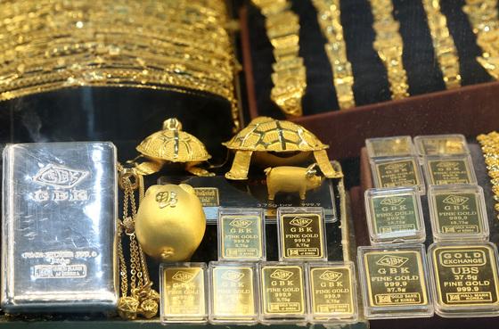 금 3000돈 챙겨 잠적 금은방 지인 구속…법원 "도망 염려"