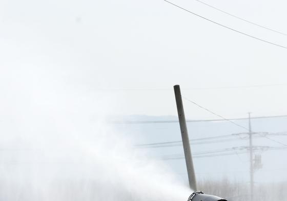 연이은 고병원성 AI·ASF에…정부, 특별방역대책 3월까지 연장