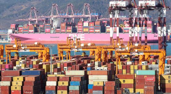 "북극항로 전진기지로 부산항 육성"…기획처·해수부, 투자방향 논의