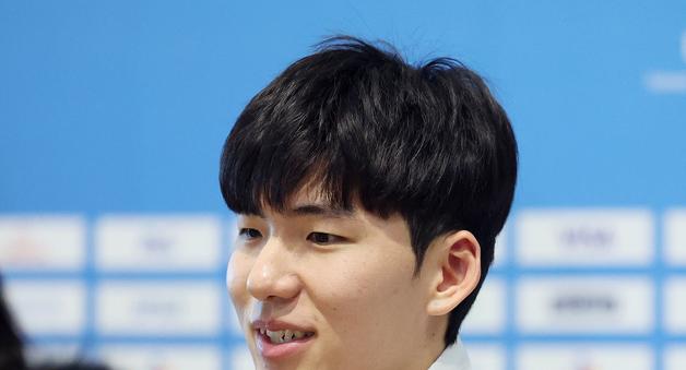 '아내에 금메달을!' 빙속 정재원, 올림픽 '3연속 메달' 도전