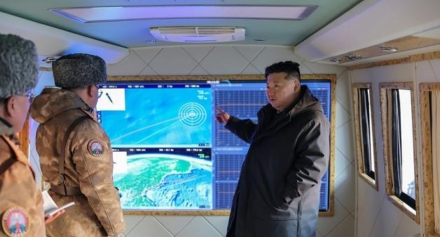 WP "美안보전략, 北 핵보유 인정한 것…동결 협상 나서라"