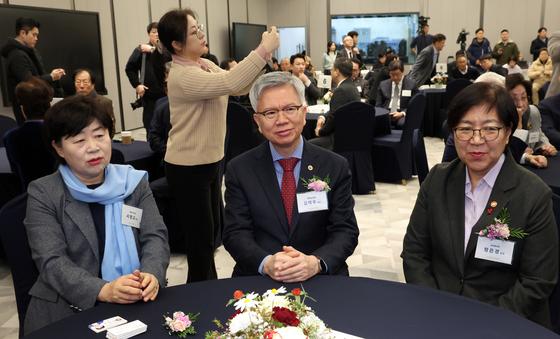 의료계 반발 속 이번주 의대정원 '기준 적용' 논의 본격화