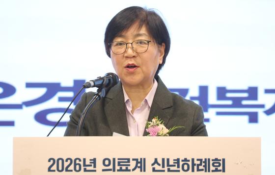 정은경, 의사들 만나 "의료개혁 절박…같은 배 타고 건너가자"
