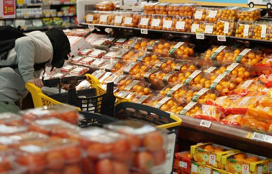 정부, 올해 물가 2.1% 전망……쌀·콩·계란 등 먹거리 안정 총력