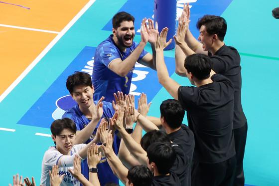 우리카드 '승리의 기쁨'