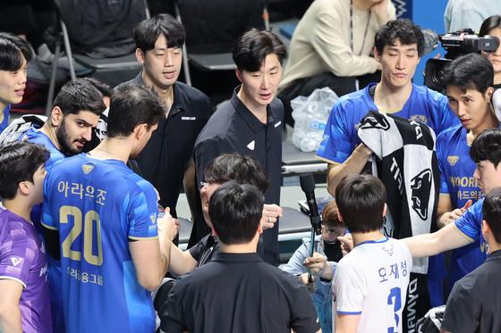 6위에서 PO까지…'박철우호 우리카드'의 뜨거웠던 봄