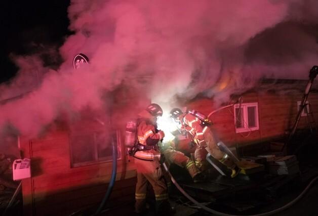 김천서 주택화재…70대 부부 숨진 채 발견