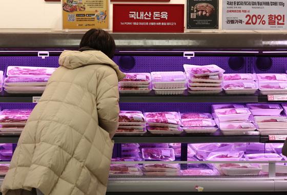 설 명절 앞두고 뛰는 고기·계란값…삼겹살 6%↑·계란 11.8%↑