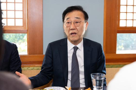 김윤덕 장관 "공급 부족, 전 정부 준비 미흡 탓…공공·민간 병행 해결"