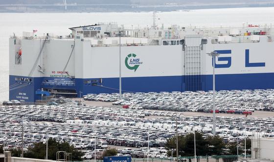 작년 1인당 GDP 3만 6000달러 턱걸이 전망…고환율에 3년만의 감소