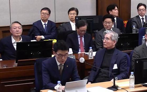 김용현 "위헌심판제청 인용해달라"…재판부 "첫 공판 전까지 결정"