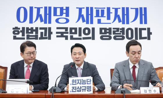 李 골프 논란 재점화…"직무 포기냐" vs "대통령 공격 혈안"(종합)