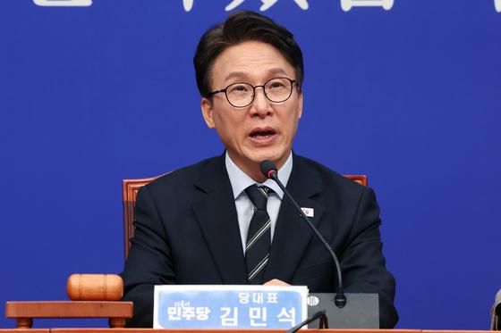 김민석·주진우, 李대통령 골프 논란 정면충돌…특검·고발 맞불