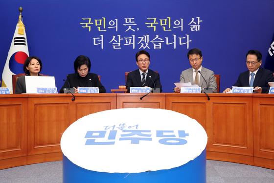 與, '대통령 골프' 주진우 공격에 "흠집 내기·사이버렉카 수준"