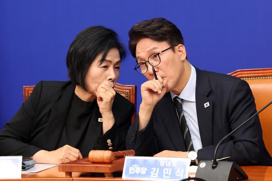 與, 신천지 당원가입 자체조사 완료…최민희 "최고위서 대응 논의"(종합)