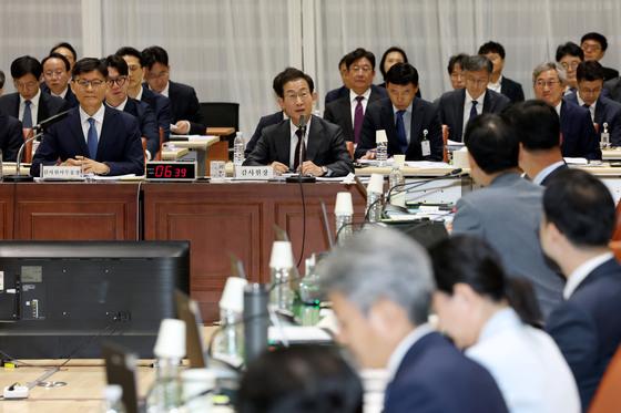 [국감초점] 감사원 중립성 공방…與 "유병호 청산" 野 "당나라 감사원"