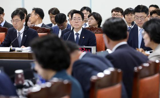 황종우 해수장관 "4대 항만공사 통합, 우려 감안해 문제없는 방안 만들 것"