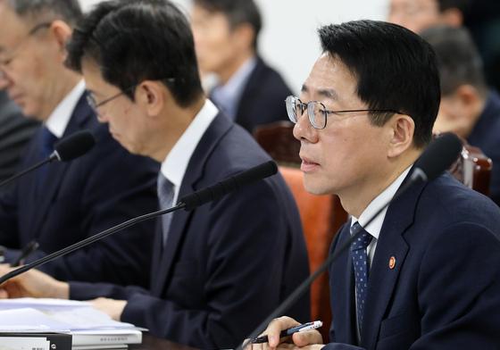 황종우 해수장관 "중국산 항만장비, 반입 전 사전 보안검증 실시"