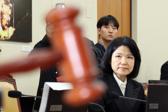 "헌정사 초유의 폭거"…野, 與주도 이진숙 과방위 '제척' 반발