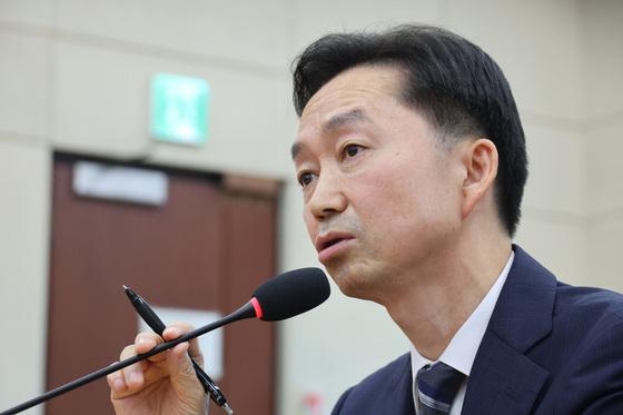 김지용 청문회서 갈라진 與…"金 궤변·비겁" "친윤 아니라 반윤"(종합)