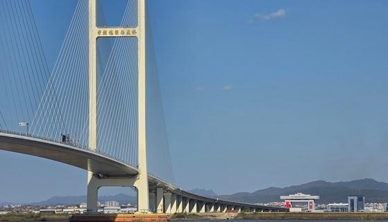 '12년 지연' 신압록강대교 오늘 개통…'북중 밀착' 큰 길 열린다