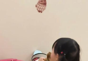 '♥이다인' 이승기, 31개월 딸 노래 실력 공개 "돌잔치서 마이크 잡아"