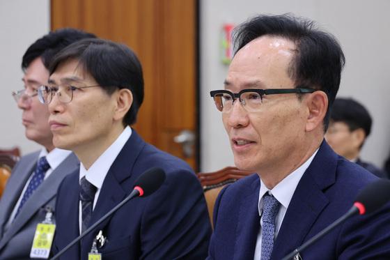 서울고법원장 "李대통령 사건 재판 중단, 헌법 조항 근거"