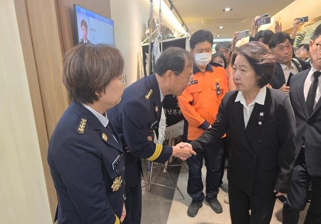 "살아 있을 때 이런 예산 쓰면 안됩니까"…순직 소방관 유족 절규