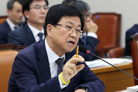 '수시 먹통' 책임론에 최교진 "어떤 책임이든 질 것"…이기정 "사퇴도 고려"(종합)