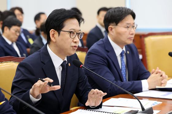 배경훈, "AI 편향성 완전 제거는 불가…정부, 편향성 최소화 노력"