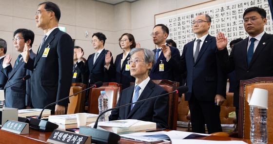 [뉴스1 PICK] 법사위, '조희대 퇴장' 두고 충돌…"증언하라" "감금이냐"