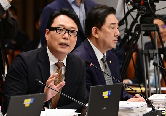 합참의장 "군부대 스마트글라스·전기차 반입 보안지침 신속 마련"