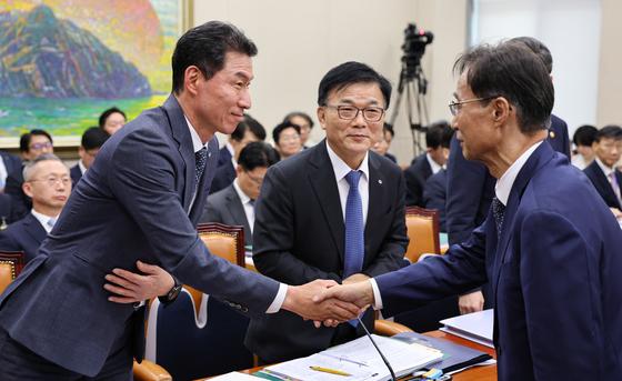 與 "상록수서 고액 챙겨 도덕적 해이"…기업은행장 "책임 통감"