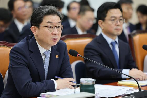 "스타트업이 키운 시장, 대형 거래소가 차지"…조각투자 인가 국감서 공방