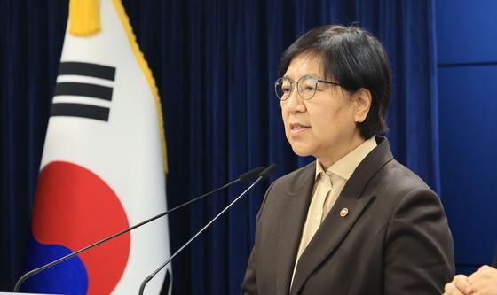 정은경 "의대 정원, 31년까지 연평균 668명 늘린다"