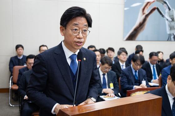 우주청장 "누리호 신뢰도 90% 이상으로…우주 생태계 구축 속도"
