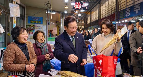 李, 설 앞두고 충주行…'그냥드림' 찾아 "타국민도 상관없이"