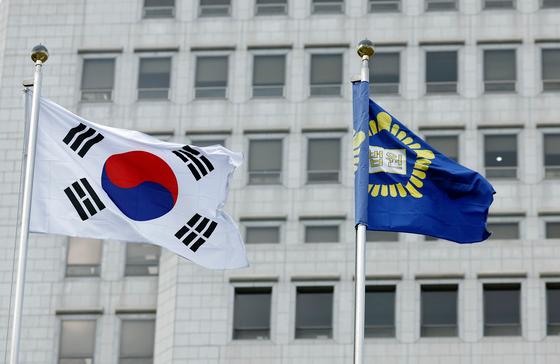 '재판소원' 추진 후폭풍…"4심제로 소송지옥" vs "기본권 보장"