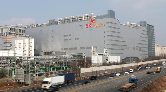 "SK하이닉스 미증시 상장, 5년래 최대 IPO될 것"-로이터