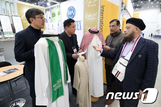 모래바람 뚫고 중동 향하는 K-의료기기…"관건은 알라신 불확실성"