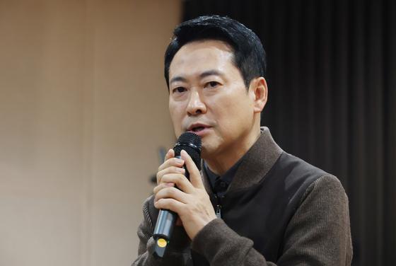 장동혁, '李 재판 재개' 요구에…與 "사법부에 부당 압박"