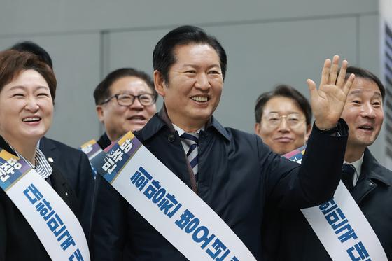 [뉴스1 PICK] '호남선' 용산역 찾은 민주당, 설 민심 잡기