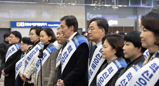 조국혁신당, 합당 없이 독자 선거…두 번째 돌풍 일으킬까